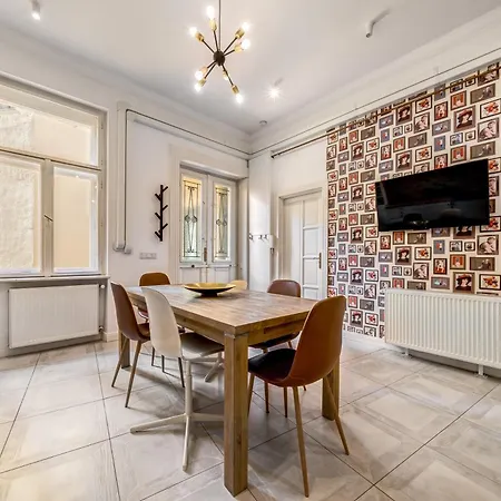 Apartment Kinizsi Center By Stn
