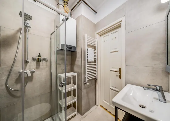 Kinizsi Center By Stn Apartament *